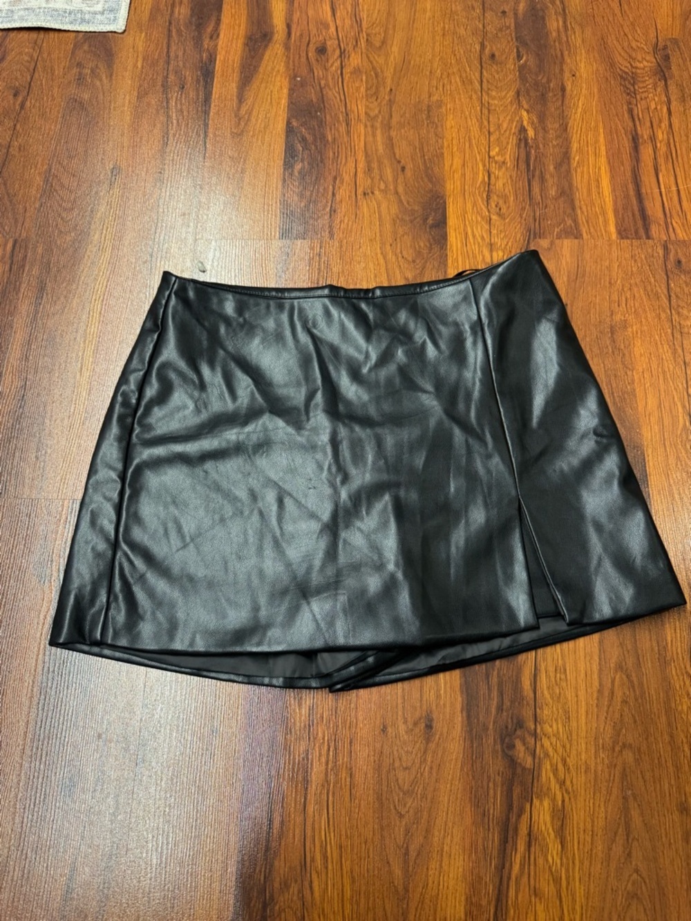 7 For All Mankind Faux Leather Skort | Black Mini Skirt Shorts | NWT | size L